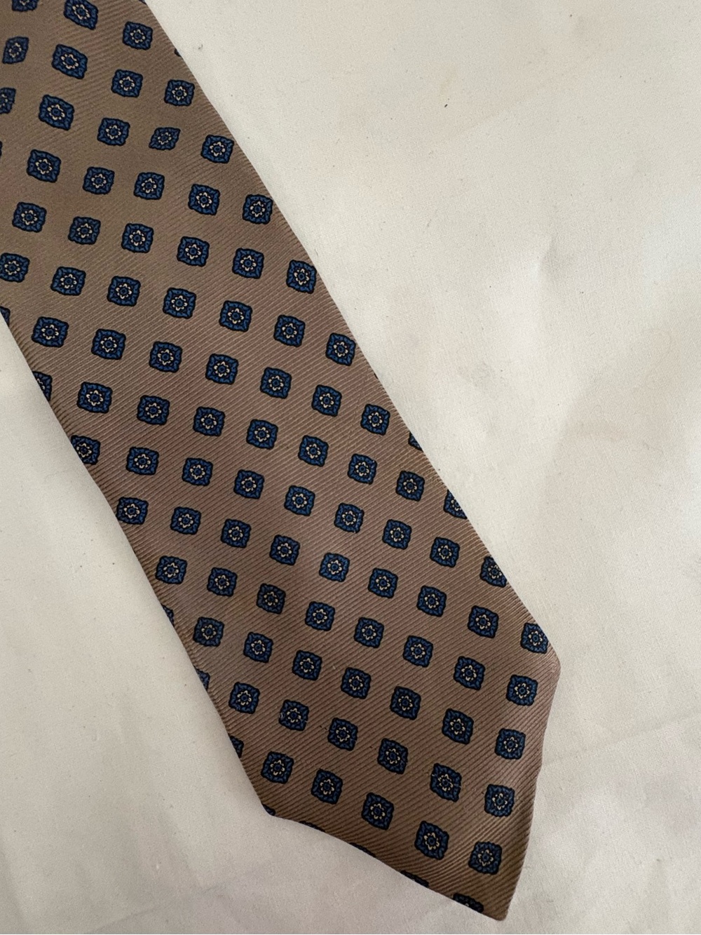 Tom James USA Silk Tie Taupe Blue Geometric Diamond White Square  59"  x 3 1/2"